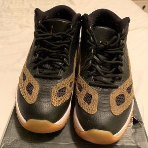 Air Jordan retro 11 low ie (militia green)